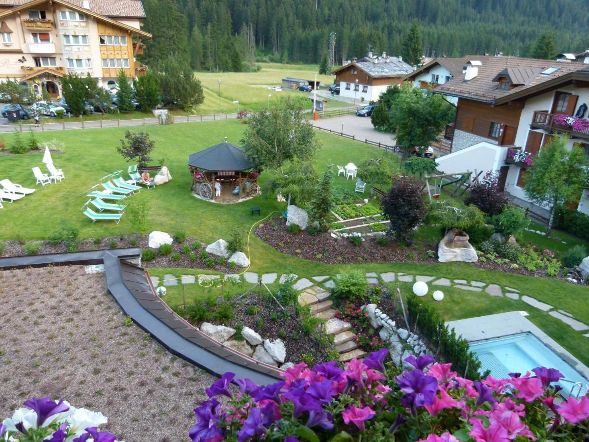 Hotel Gran Paradis Campitello di Fassa Exterior foto